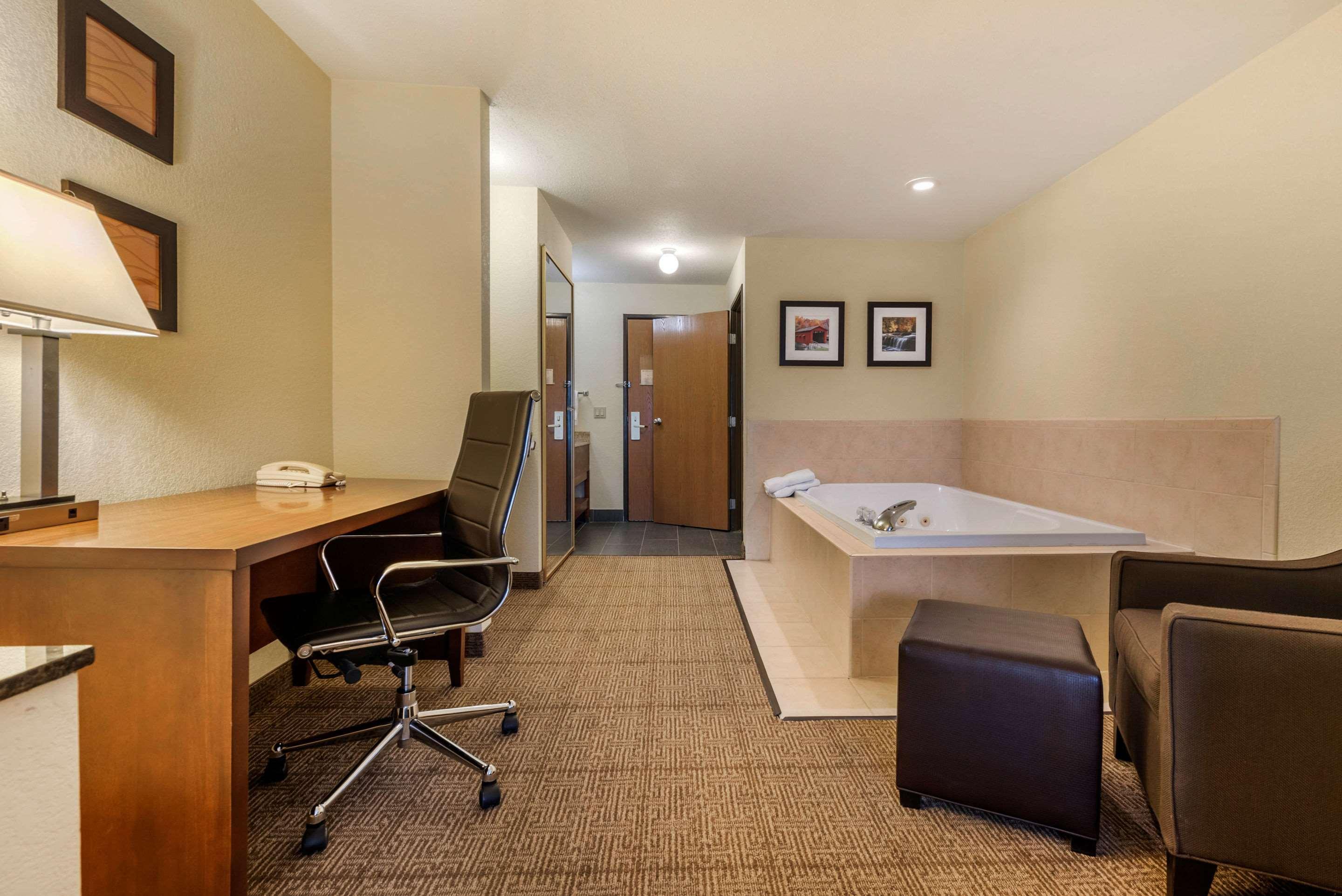 Comfort Inn Warren I-69 Екстер'єр фото