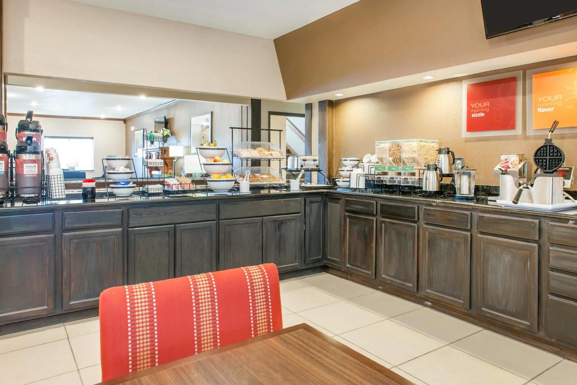 Comfort Inn Warren I-69 Екстер'єр фото